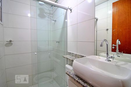 Banheiro de kitnet/studio para alugar com 1 quarto, 15m² em Vila Sao Pedro, Santo André