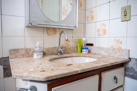 Casa à venda com 161m², 3 quartos e 2 vagasBanheiro da Suíte