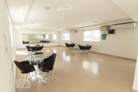 Apartamento à venda com 40m², 2 quartos e 1 vaga Apartamento à venda com 40m², 2 quartos e 1 vagaÁrea comum - Salão de festas