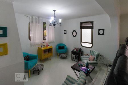 Apartamento à venda com 260m², 3 quartos e 4 vagas Apartamento à venda com 260m², 3 quartos e 4 vagasSala de leitura