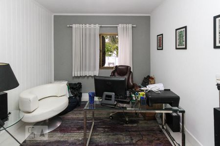 Apartamento à venda com 260m², 3 quartos e 4 vagas Apartamento à venda com 260m², 3 quartos e 4 vagasEscritório