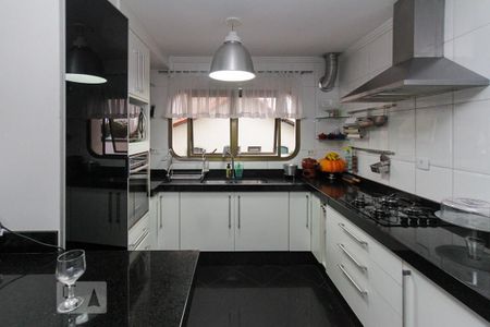Apartamento à venda com 260m², 3 quartos e 4 vagas Apartamento à venda com 260m², 3 quartos e 4 vagasCozinha
