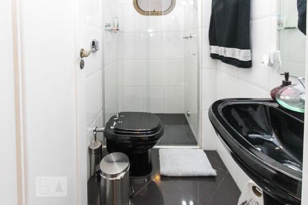 Apartamento à venda com 260m², 3 quartos e 4 vagas Apartamento à venda com 260m², 3 quartos e 4 vagasBanheiro da Suite