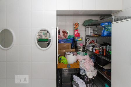 Apartamento à venda com 260m², 3 quartos e 4 vagas Apartamento à venda com 260m², 3 quartos e 4 vagasQuarto de Serviço