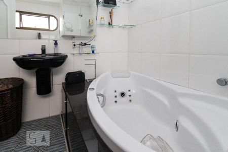 Apartamento à venda com 260m², 3 quartos e 4 vagas Apartamento à venda com 260m², 3 quartos e 4 vagasbanheiro da Suite