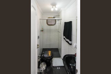 Apartamento à venda com 260m², 3 quartos e 4 vagas Apartamento à venda com 260m², 3 quartos e 4 vagasBanheiro da Suite