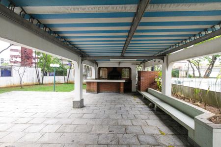 Apartamento à venda com 260m², 3 quartos e 4 vagas Apartamento à venda com 260m², 3 quartos e 4 vagasÁrea comum - Churrasqueira