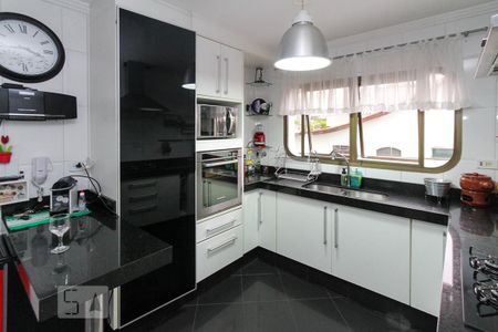 Apartamento à venda com 260m², 3 quartos e 4 vagas Apartamento à venda com 260m², 3 quartos e 4 vagasCozinha