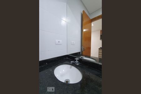 Banheiro de apartamento para alugar com 1 quarto, 26m² em Luz, São Paulo