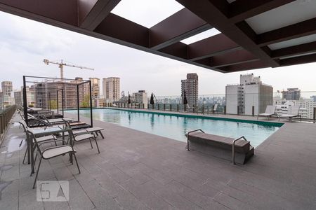 Studio para alugar com 34m², 1 quarto e sem vaga Studio para alugar com 34m², 1 quarto e sem vagaPiscina