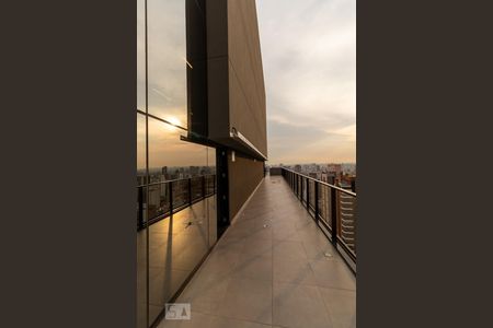 Studio para alugar com 34m², 1 quarto e sem vaga Studio para alugar com 34m², 1 quarto e sem vagaÁrea comum - Varanda na cobertura