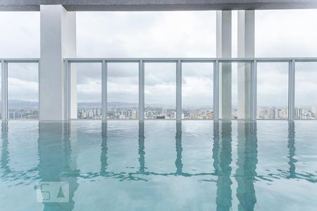 Studio à venda com 25m², 1 quarto e sem vagaÁrea comum - Piscina