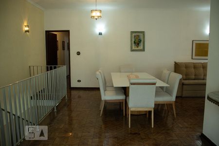 Sala de casa à venda com 3 quartos, 280m² em Vila Madalena, São Paulo