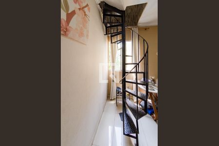 Escada de apartamento à venda com 2 quartos, 106m² em Nova Gameleira, Belo Horizonte