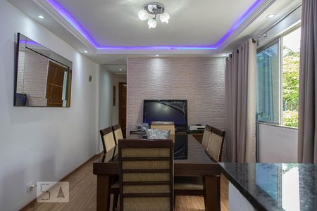 Sala de apartamento para alugar com 2 quartos, 48m² em Jacarepaguá, Rio de Janeiro