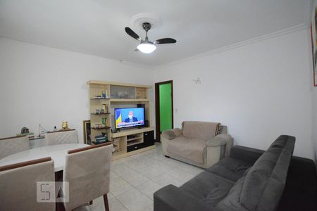 Sala de casa para alugar com 3 quartos, 120m² em Cordovil, Rio de Janeiro