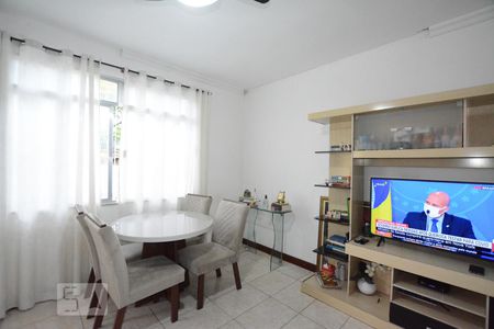 Sala de casa para alugar com 3 quartos, 120m² em Cordovil, Rio de Janeiro