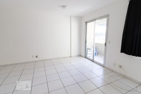 Apartamento à venda com 33m², 1 quarto e sem vaga Apartamento à venda com 33m², 1 quarto e sem vagaSala e Quarto