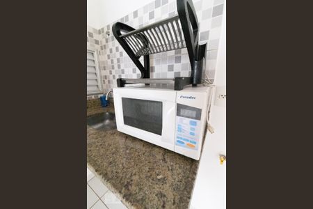 Apartamento à venda com 33m², 1 quarto e sem vaga Apartamento à venda com 33m², 1 quarto e sem vagaCozinha e Área de Serviço