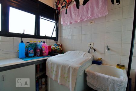 Apartamento à venda com 74m², 3 quartos e 2 vagas Apartamento à venda com 74m², 3 quartos e 2 vagasÁrea de Serviço