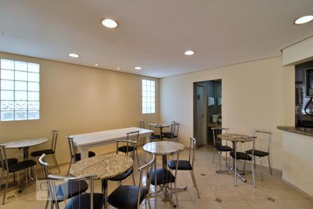 Apartamento à venda com 74m², 3 quartos e 2 vagas Apartamento à venda com 74m², 3 quartos e 2 vagasÁrea comum - Salão de festas