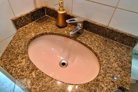 Apartamento à venda com 74m², 3 quartos e 2 vagas Apartamento à venda com 74m², 3 quartos e 2 vagasBanheiro