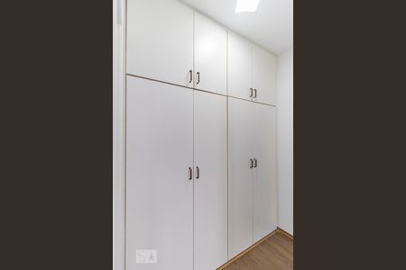 Apartamento para alugar com 42m², 1 quarto e 1 vagaCorredor - Armário