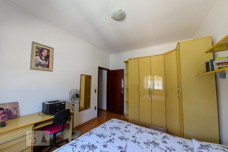 Casa à venda com 384m², 4 quartos e 6 vagas Casa à venda com 384m², 4 quartos e 6 vagasQuarto 1