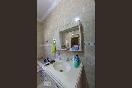 Casa à venda com 384m², 4 quartos e 6 vagas Casa à venda com 384m², 4 quartos e 6 vagasBanheiro da Suite