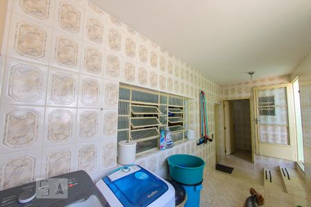 Casa à venda com 384m², 4 quartos e 6 vagas Casa à venda com 384m², 4 quartos e 6 vagasArea de Serviço