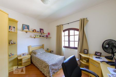 Casa à venda com 384m², 4 quartos e 6 vagas Casa à venda com 384m², 4 quartos e 6 vagasQuarto 2