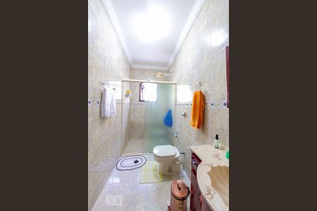 Casa à venda com 384m², 4 quartos e 6 vagas Casa à venda com 384m², 4 quartos e 6 vagasBanheiro