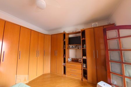 Casa à venda com 384m², 4 quartos e 6 vagas Casa à venda com 384m², 4 quartos e 6 vagasSuite
