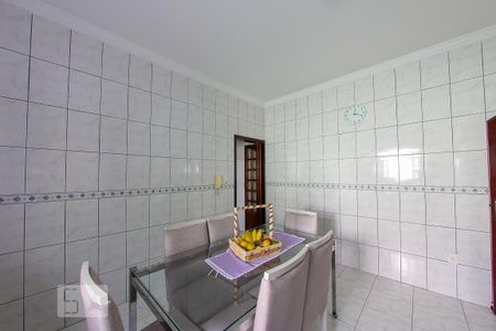 Casa à venda com 384m², 4 quartos e 6 vagas Casa à venda com 384m², 4 quartos e 6 vagasCozinha