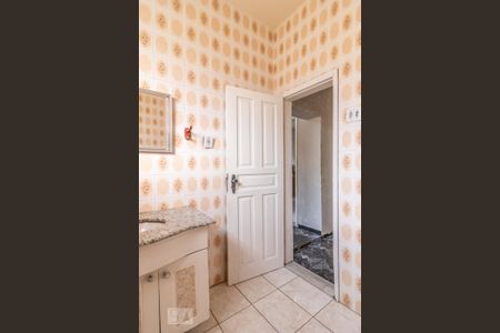 Casa à venda com 320m², 5 quartos e 1 vaga Casa à venda com 320m², 5 quartos e 1 vagaBanheiro