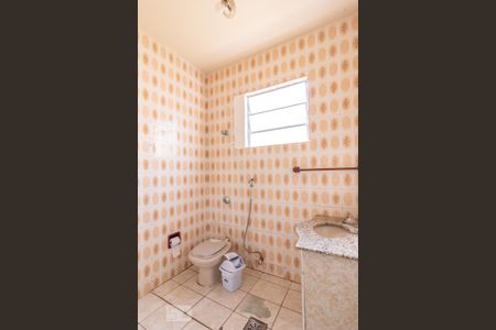 Casa à venda com 320m², 5 quartos e 1 vaga Casa à venda com 320m², 5 quartos e 1 vagaBanheiro