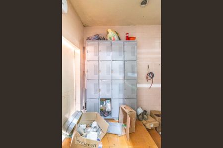 Casa à venda com 320m², 5 quartos e 1 vaga Casa à venda com 320m², 5 quartos e 1 vagaGaragem