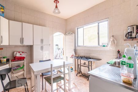 Casa à venda com 320m², 5 quartos e 1 vaga Casa à venda com 320m², 5 quartos e 1 vagaCozinha
