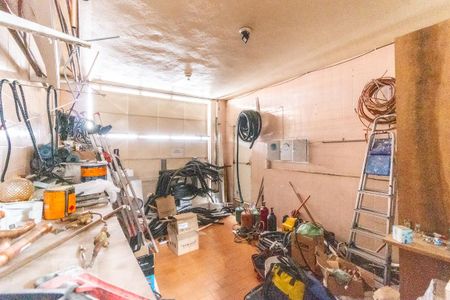 Casa à venda com 320m², 5 quartos e 1 vaga Casa à venda com 320m², 5 quartos e 1 vagaGaragem
