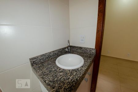 Apartamento para alugar com 68m², 2 quartos e 1 vaga Apartamento para alugar com 68m², 2 quartos e 1 vagaBanheiro social
