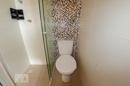 Apartamento para alugar com 68m², 2 quartos e 1 vaga Apartamento para alugar com 68m², 2 quartos e 1 vagaBanheiro da suíte
