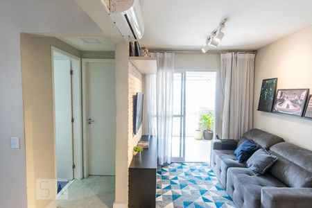 Sala de apartamento para alugar com 1 quarto, 49m² em Vila Bertioga, São Paulo
