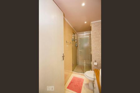 Banheiro  de apartamento à venda com 1 quarto, 40m² em Jardim Carvalho, Porto Alegre
