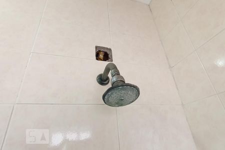 Casa de condomínio à venda com 322m², 4 quartos e 4 vagas Casa de condomínio à venda com 322m², 4 quartos e 4 vagasDetalhe banheiro suíte master - Chuveiro