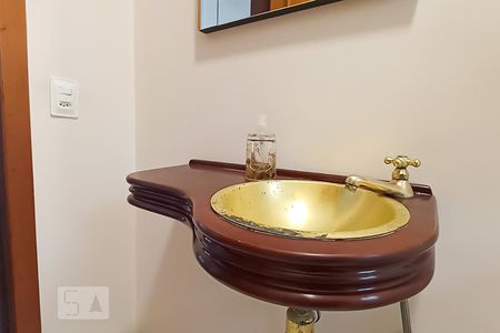 Casa de condomínio à venda com 322m², 4 quartos e 4 vagas Casa de condomínio à venda com 322m², 4 quartos e 4 vagasDetalhe lavabo - Pia