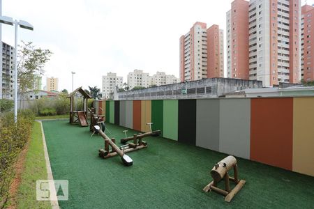 Apartamento para alugar com 48m², 2 quartos e 1 vaga Apartamento para alugar com 48m², 2 quartos e 1 vagaÁrea Comum - Playground