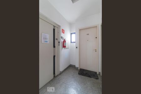 Apartamento à venda com 96m², 3 quartos e 2 vagasHall elevador serviço