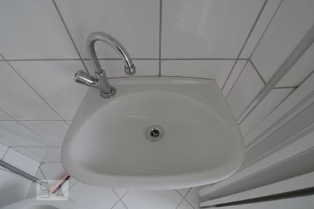 Apartamento para alugar com 65m², 2 quartos e sem vagaBanheiro de Serviço - pia