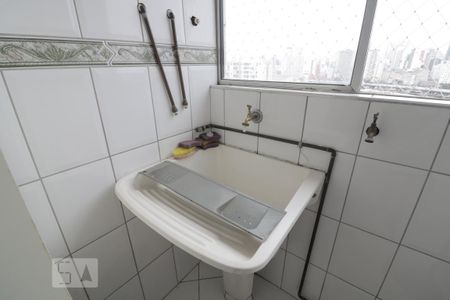 Apartamento para alugar com 65m², 2 quartos e sem vagaArea de serviço - tanque