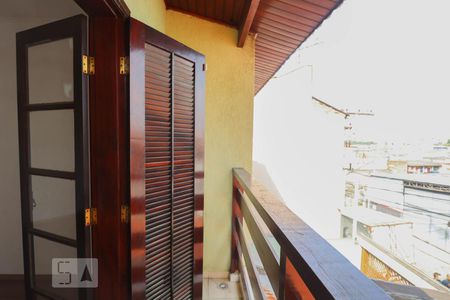 Casa à venda com 186m², 3 quartos e 2 vagas Casa à venda com 186m², 3 quartos e 2 vagasvaranda